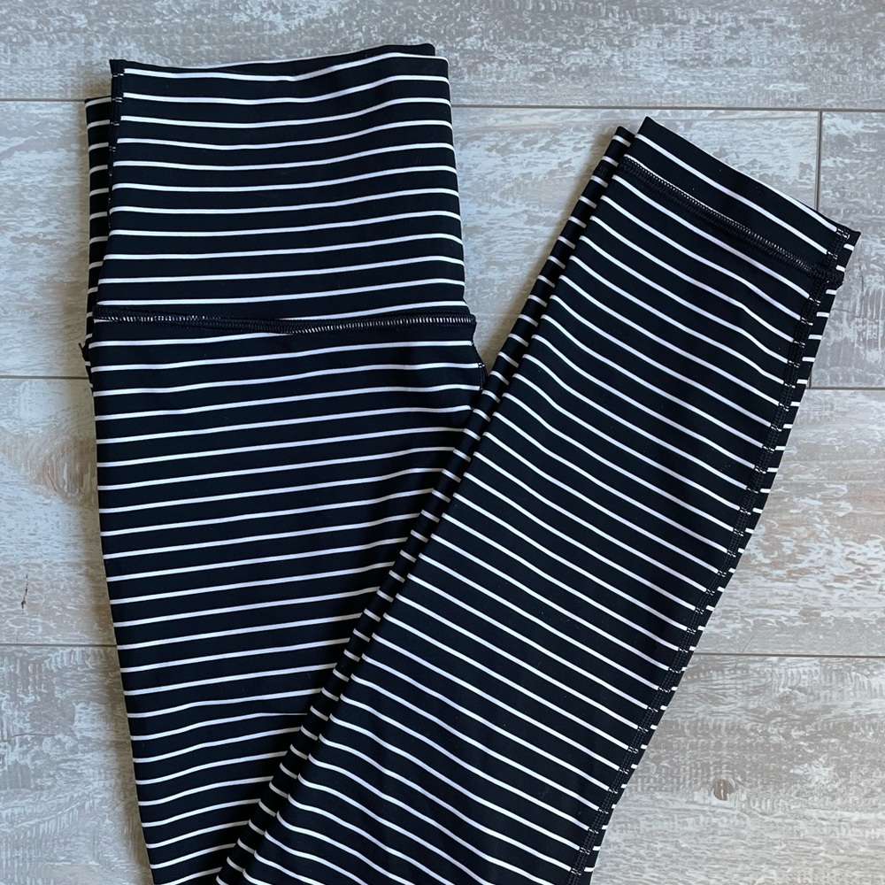 Lululemon Wunder Under 25”